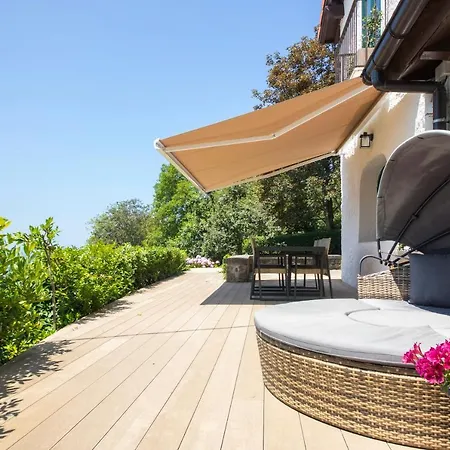 Vila Amazing Views Over In A Family *