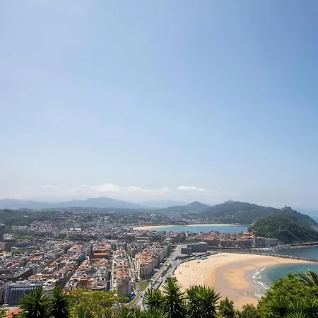 Amazing Views Over In A Family * サン・セバスティアン